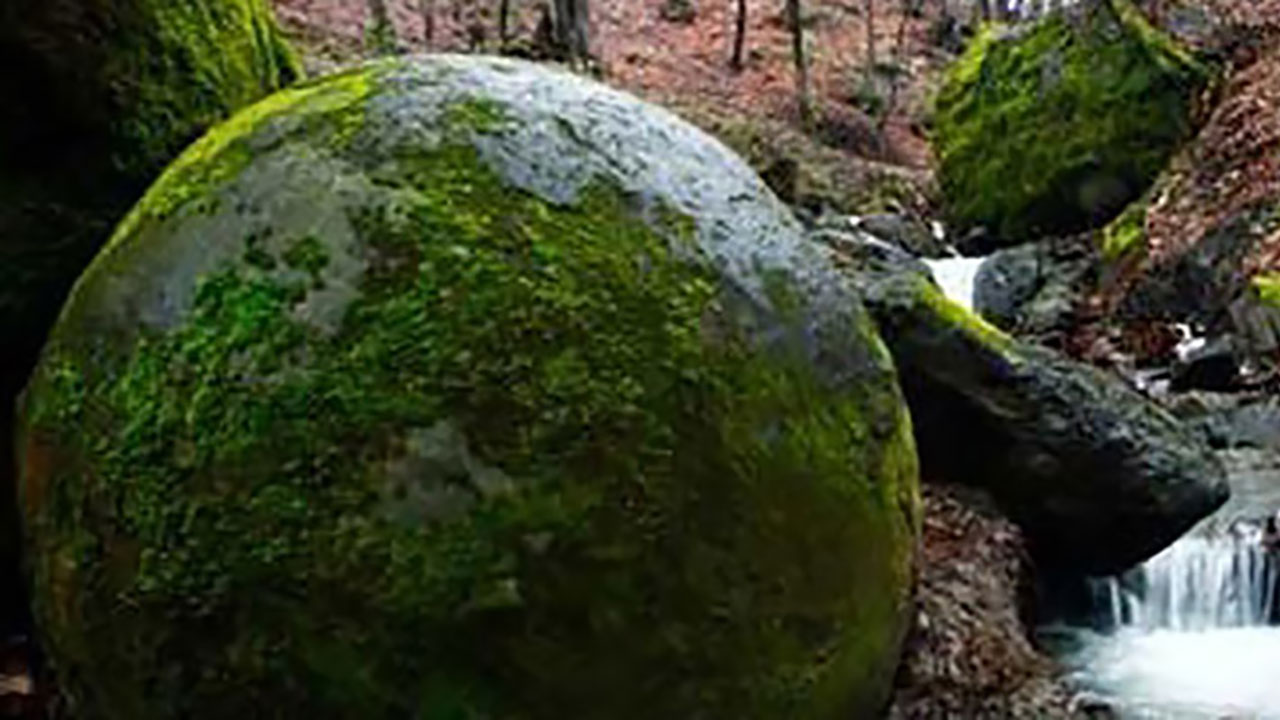 Archaeological park of stone balls